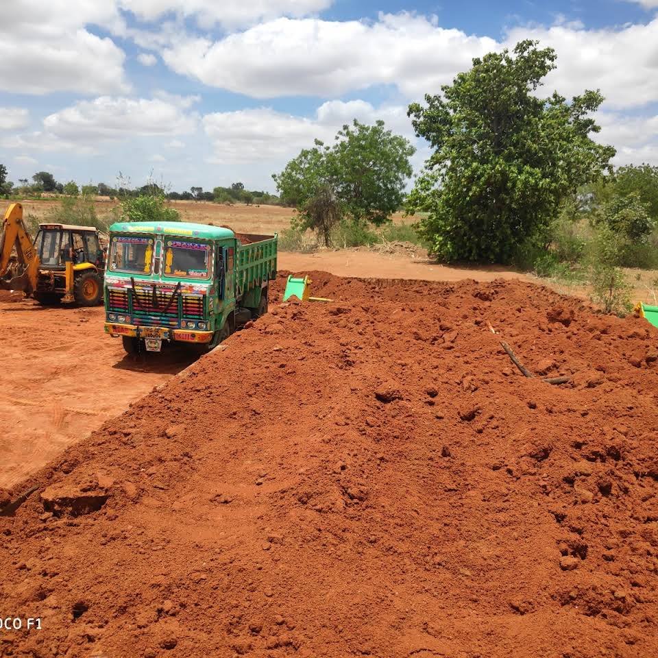 Other image 202508/red-soil-raw-material-suppliers-in-sri-lanka-wedabima-613536cf9d.jpg